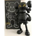 Виниловая фигурка Kaws Bounty Hunter, черный - фото 4