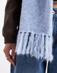 Мягкий шарф Native Youth синего цвета - фото 3