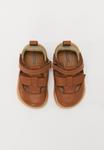 Сандалии PREWALKER SVEN UNISEX Wheat, цвет Cognac - фото 4