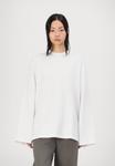 Топ Weekday OVERSIZED LONG SLEEVE , White - фото