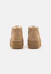 Ботильоны CLASSIC ULTRA MINI PLATFORM UGG, цвет sand - фото 3