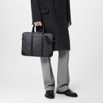 Портфель для документов Voyage PM Louis Vuitton, чёрный - фото 7