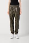 Брюки Marc Cain Trousers, Olive Drab/Olive - фото 3