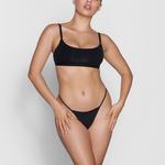 Т-стринги SKIMS Fits Everybody, цвет Onyx - фото 2