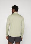Топ Puma TECH FABRIC MIX 1/4 ZIP, Lux Army/Khaki - фото 3