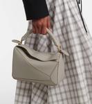 Пазл Маленькая кожаная сумка-тоут Loewe, Shell Grey - фото 2