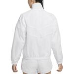 Куртка женская белая Nike - фото 2