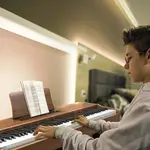 Ozici GPP-105 88-клавишный полноразмерный полувзвешенный стандартный цифровой пианино с подставкой двойного трубчатого X-образного типа, MIDI, Bluetooth, наушники, для любителей пианино - белый - фото 18