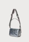 Сумка кросс-боди Lacoste CROSSOVER BAG, Dark Silver-Coloured/Silver-Coloured - фото 2