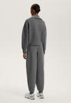 Джемпер OYSHO TEXTURED HALF-ZIP KNIT, Dark Grey - фото 3