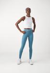 Спортивный топ Nike Performance One Fitted Crop Tank, белый - фото 6