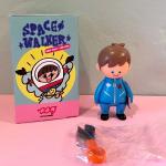 Мини-фигурка Pop Mart 009 Space Walker How2Work Jackie Lam, голубой - фото 3