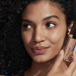 Консилер Futurist Soft Touch Brightening Skincealer Estée Lauder, 2N Light Medium (6 ml) - фото 5