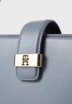 Сумка Tommy Hilfiger HERITAGE MINI, Grey - фото 4