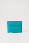 Кошелек SCULPTED CARDCASE UNISEX Calvin Klein Jeans, бирюзовый - фото