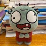 Плюшевый кулон маленький зомби 10 см HOUDASHI - фото 6