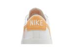 Кроссовки Nike Wmns Blazer Low LE 'White Fuel Orange', белый - фото 8