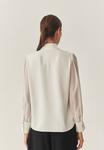 Блуза TATUUM Button-down blouse, Cream White/Off-White - фото 3