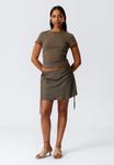 Юбка Weekday RUCHED MINI SKIRT, Dark Mole/Light Brown - фото