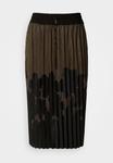 Юбка Marc Cain Pleated skirt, Olive Drab/Olive - фото 7