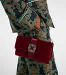 Клатч из бархата Capri с декоративными элементами Manolo Blahnik, Dred - фото 2