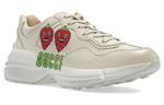 Кроссовки rhyton sneaker with strawberry print 'ivory white' Gucci, белый - фото 3