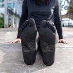 Носки Injinji Run Lightweight No-Show, черный - фото 3