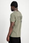 Футболка с принтом CAMO LOGO PUFF Alpha Industries, оливковый - фото 2