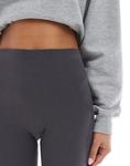 Бесшовные леггинсы New Look серого цвета - фото 5