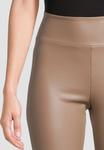 Леггинсы из искусственной кожи Manguun, бежевый - фото 4