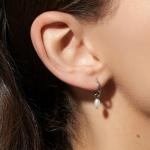 Серьги-кольца Pearl Huggie Hoops - Frida Ana Luisa, Silver, silver - фото 2