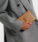 Кошелек на цепочке Cassandre Envelope из стеганой кожи Saint Laurent, Natural Tan - фото 2