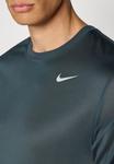 Топ Nike Performance TEE RESET, Seaweed/Matte Silver-Coloured/Dark Green - фото 6