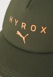 Бейсболка Puma HYROX TRUCKER UNISEX, Dark Olive/Olive - фото 4