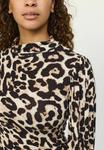 Топ Soft Rebels Long sleeved top, Leopard Print/Brown - фото 3