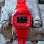 Женские часы G-SQUAD серии красные DW-5600SB-4ER CASIO - фото 5