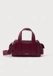 Сумка Calvin Klein WEBBING POCKET BAG, Alluring Pink/Bordeaux - фото