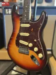 Fender 70-летний юбилей American Professional II Stratocaster - Comet Burst - фото 3