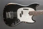 Бас-гитара Fender JMJ Road Worn Mustang - черная - фото