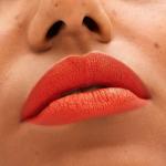 Помада Locked Kiss 24HR MAC, Renegade (bright orangey red) - фото 3