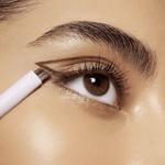 Кисть для подводки глаз 01 Просто взмахни рукой essence, 1 шт. - фото 9