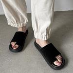 Шлепанцы женские Yeezyy Reezy, черный - фото 4