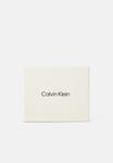 Кошелек Calvin Klein EMBOSSED EMBLEM BILLFOLD COIN, Black - фото 4