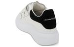 Кроссовки oversized triple strap sneaker 'white black' Alexander Mcqueen, белый - фото 4