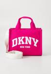 Сумка DKNY HADLEE TOTE, Festive Pink/Pink - фото