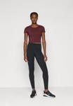 Футболка Nike Performance ONE FITTED TOP, Burgundy Crush/Black/Bordeaux - фото 2