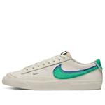 Кроссовки blazer low '77 se 'double swoosh - phantom green royal' Nike, бежевый - фото