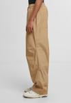 Брюки LOOSE FIT WITH DARTS Urban Classics, бежевый - фото 5
