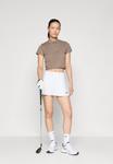 Поло Nike Golf GOLF, Mink Brown/Sail/Brown - фото 2