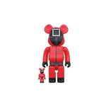 Охранник из игры кальмар треугольник BE@RBRICK - фото